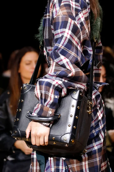 Look 64